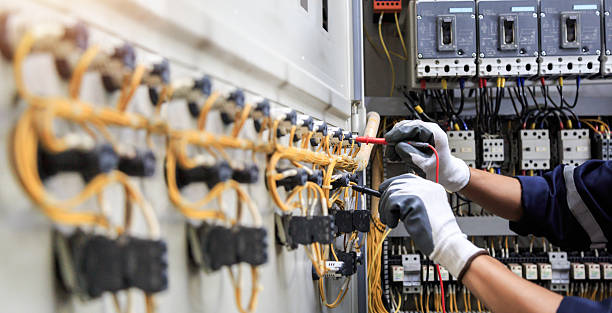Professional Electrician technician working in North Liberty, IA